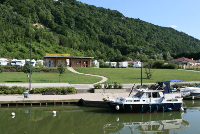 Halte fluviale Domaine dAucroix Credit Ville de Baume les Dames Libre de droit 1