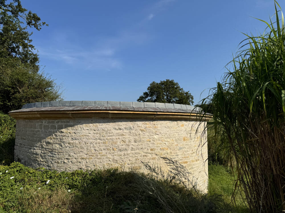 Le lavoir à impluvium - La Tour de Scay